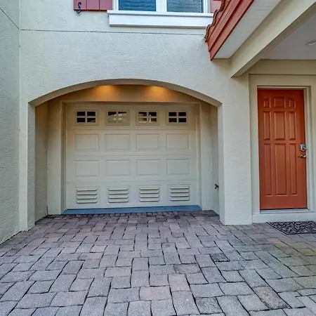 Bradenton Beach Resort Style Getaway-Walk To Beach